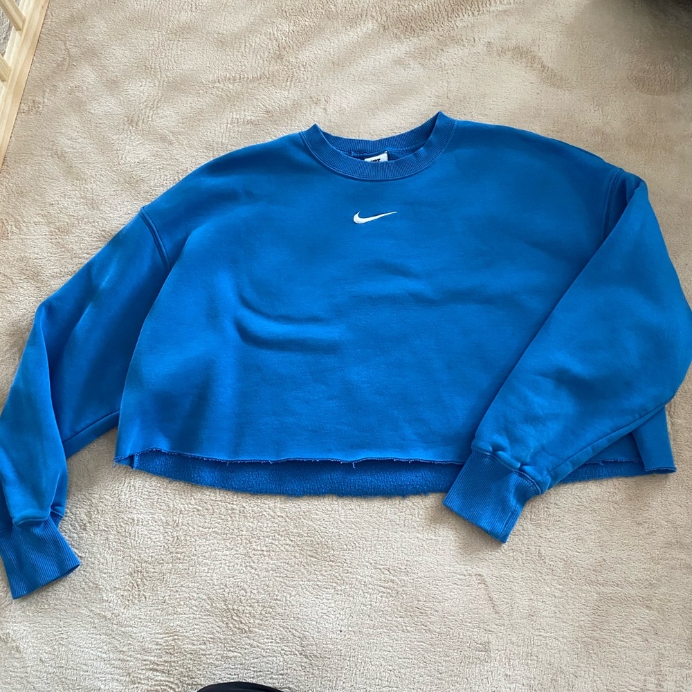 Nike Blue Fleece Crop Sweatshirt Raw Hem Women’s Size Large